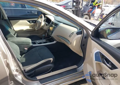 2013 Nissan Altima 2.5 Sv from USA, damaged, VIN 1N4AL3AP5DC131301